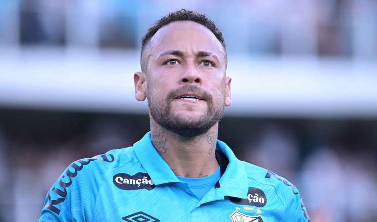 Neymar fora do Santos de novo! Com Covid, jogador desfalca clube paulista e web reage: 'Quer curtir o São João'.