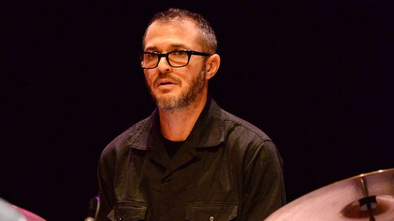 O baterista Joey Waronker, agora vinculado ao Oasis, em foto de 2017 -