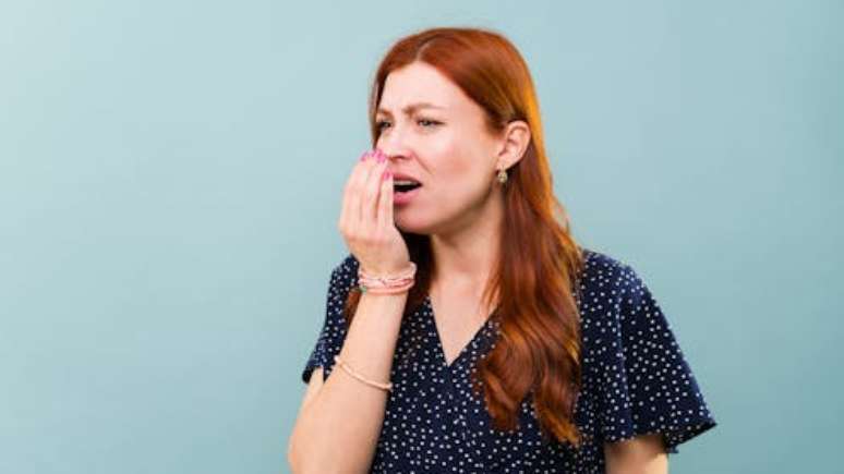 O mau hálito é um efeito colateral comumente relatado de medicamentos para perda de peso. antoniodiaz/ Shutterstock