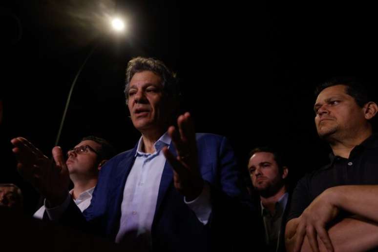 O ministro da Fazenda, Fernando Haddad,se reuniu com lideranças do Congresso neste domingo, 8, para tratar de medidas alternativas ao aumento do IOF