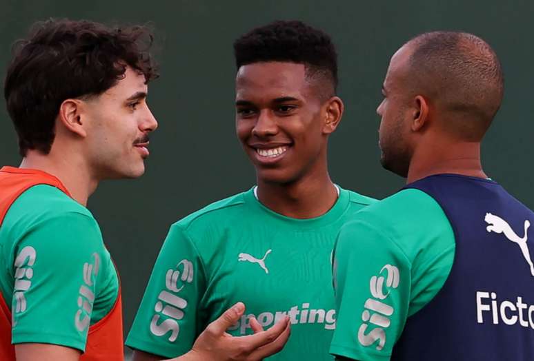 Estêvão durante treinamento no Palmeiras