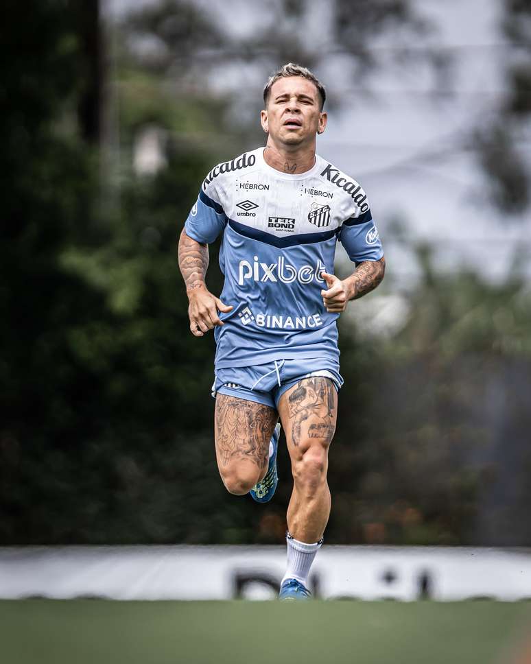 Soteldo durante treino do Santos (Foto: Raul Baretta/Santos FC)