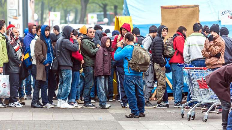 A crise dos migrantes de 2015 levou muitos refugiados a permanecer na Alemanha