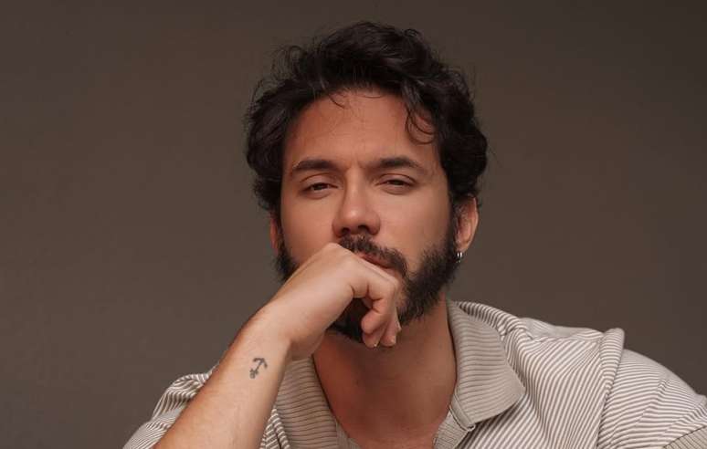 Eliezer Netto posa para campanha da Renner