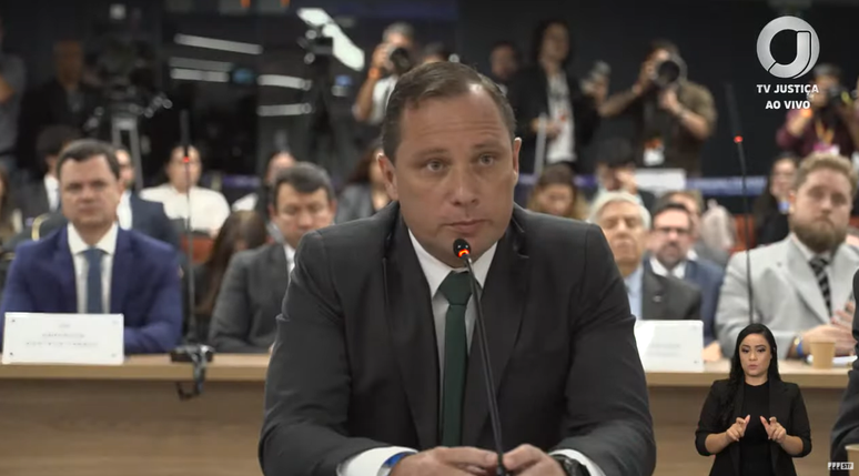 Mauro Cid em interrogatório no STF