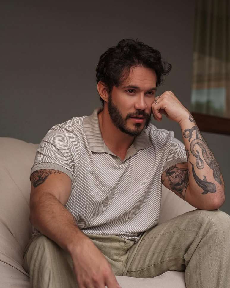 Eliezer Netto posa para campanha da Renner