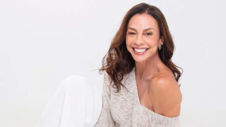 A atriz Carla Marins, de 57 anos
