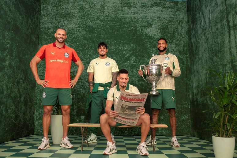 Jogadores do Palmeiras com o uniforme especial para o Mundial de Clubes da FIFA.