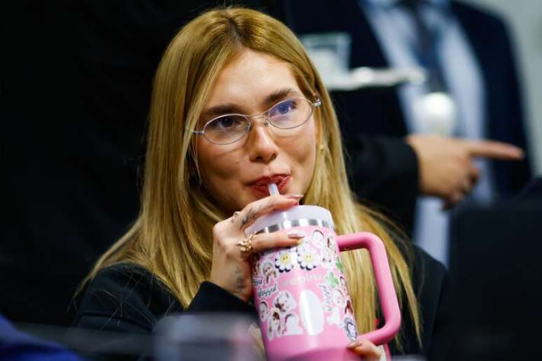 A influenciadora Virgínia Fonseca durante depoimento à CPI das Bets, em maio
