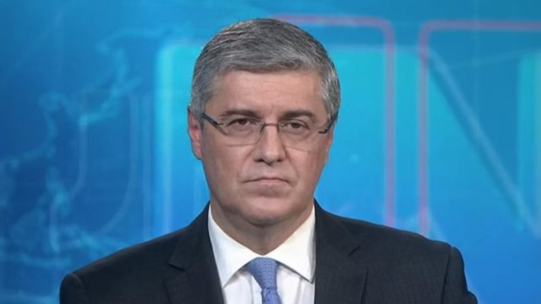 After being called “imbecile”, the Host Globo replies followers: “Thanks”