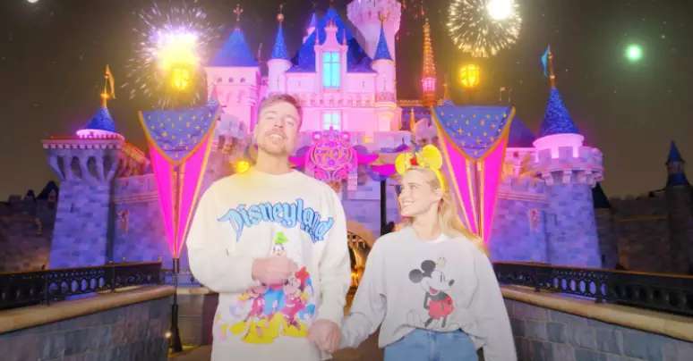 YouTuber spends an exorbitant value to close Disney to his girlfriend YouTuber spends an exorbitant value to close Disney to his girlfriend