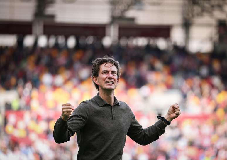 Thomas Frank comemorando uma vitória do Brentford 