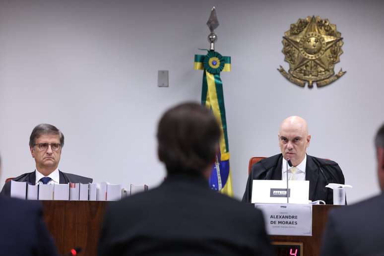 Bolsonaro é ouvido no STF