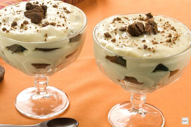 Mousse com biscoito – Foto: Guia da Cozinha