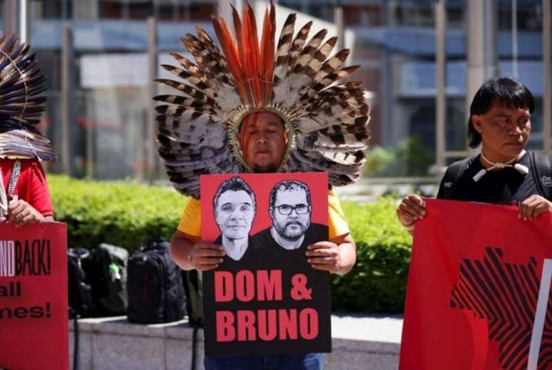 Manifestação em homenagem a Dom e Bruno, mortos no Vale do Javari