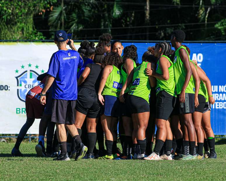 Real HEIPS feminino sub-20 em jogo treino –