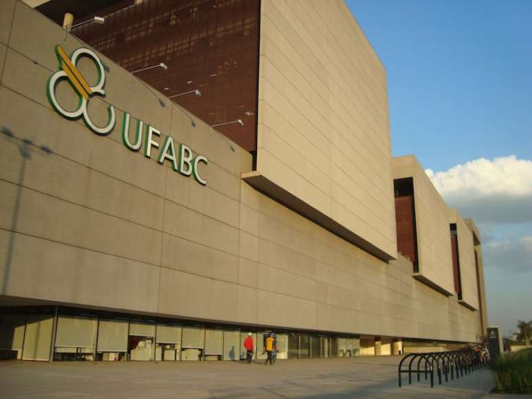 UFABC adota cotas raciais de 40% para contratação do corpo docente