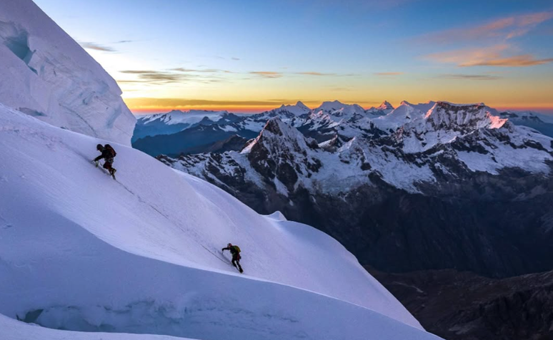 Edson Vandeira publicou imagens da Cordilheira Blanca, no Peru, antes de iniciar temporada de escalada