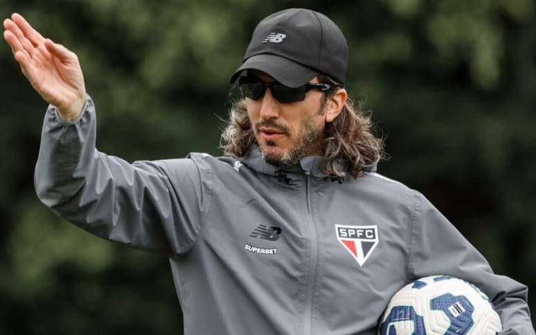 Zubeldía tem muitos desfalques para o duelo contra o Vasco –
