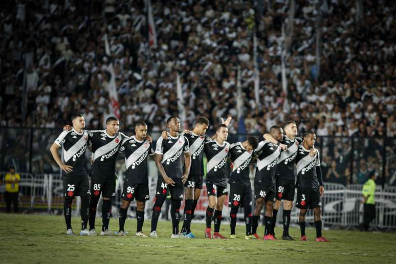 Vasco tenta se afastar da zona de rebaixamento –