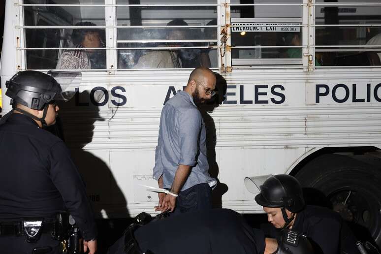 Imigrantes ilegais nos EUA serão enviados a Guantánamo