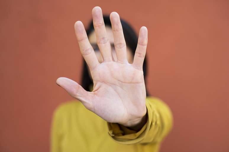 Brasil registra alta de feminicídio e estupro em 2024; quatro mulheres são mortas por dia