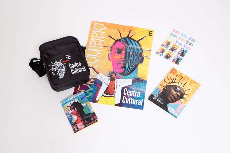 Kit Centro Cultural Sabotage Vive. Nas primeiras páginas dos cadernos, história em quadrinhos inéditas do rapper.