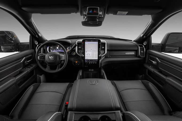 Novo Ram 3500 Laramie Night Edition 2025