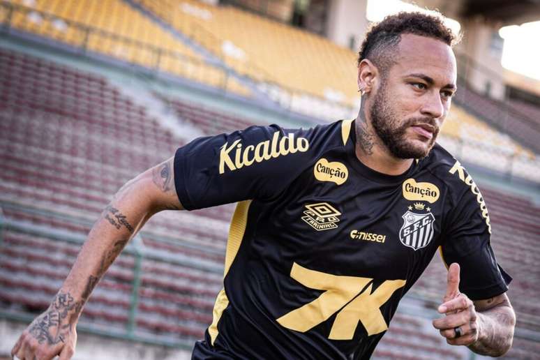 Neymar durante atividade pelo Santos