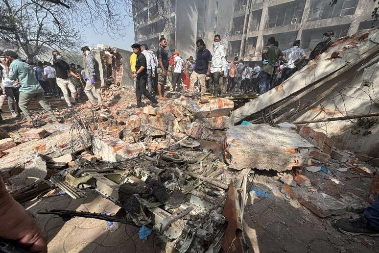 Local de queda de avião em Ahmedabad, na Índia
