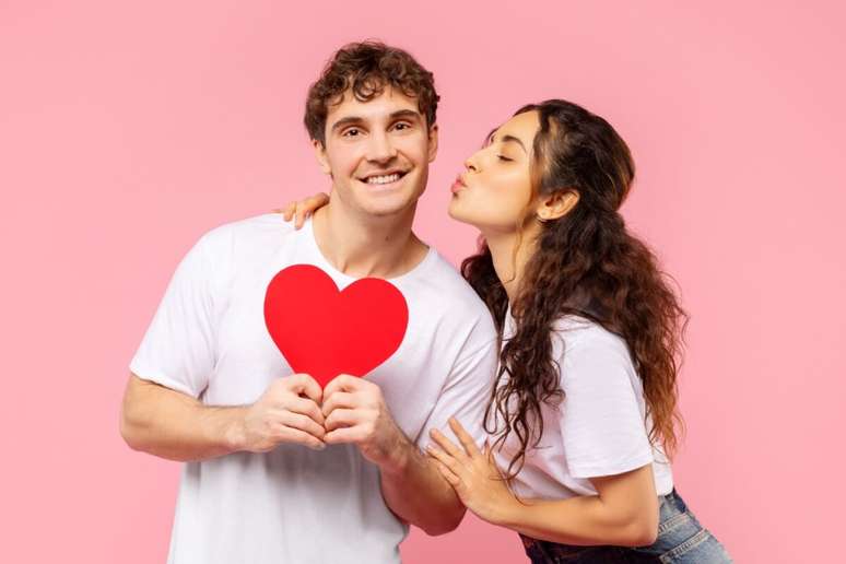 4 physical reactions caused by love emotions