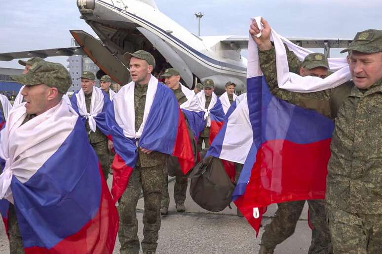 Governo russo não especificou quantos militares foram entregues pelos dois lados