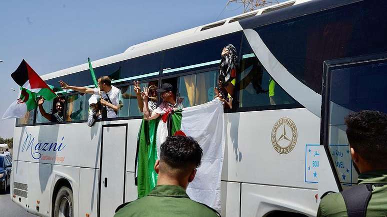 Um comboio passou pela Líbia com o objetivo de chegar a Gaza