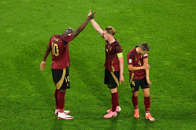 Lukaku e De Bruyne comemorando um gol pela B&eacute;lgica 
