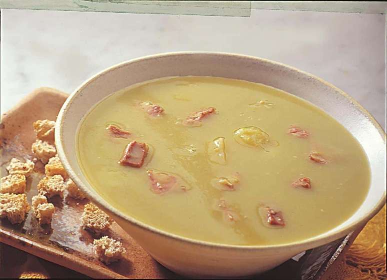 Peas soup: the perfect dinner for cold nights
