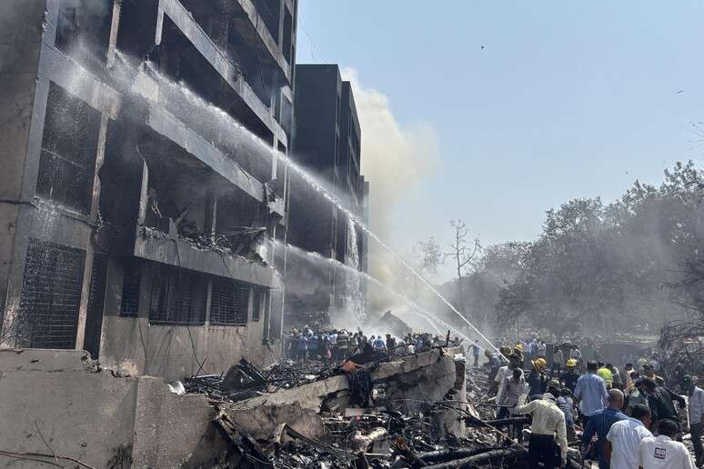 Local de queda de avião em Ahmedabad, na Índia