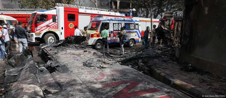 Autoridades acreditam que ao menos 240 pessoas morreram no acidente