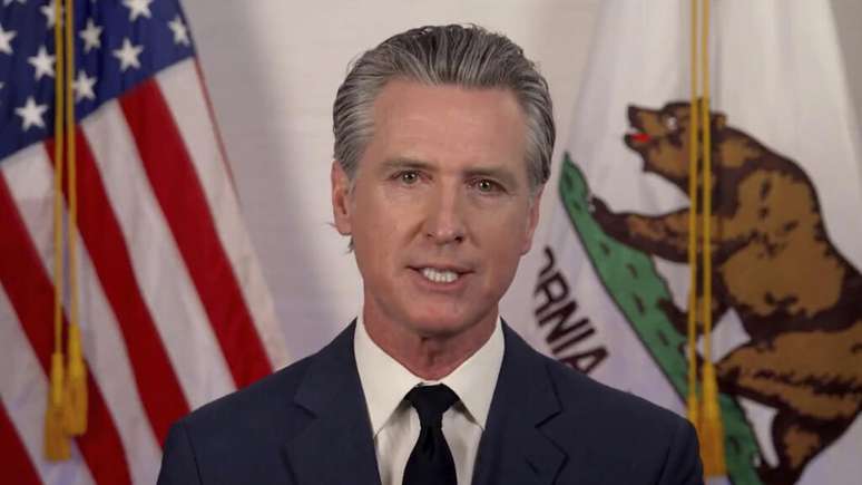 O governador da Califórnia, o democrata Gavin Newsom, durante pronunciamento na terça-feira, 10 de junho.