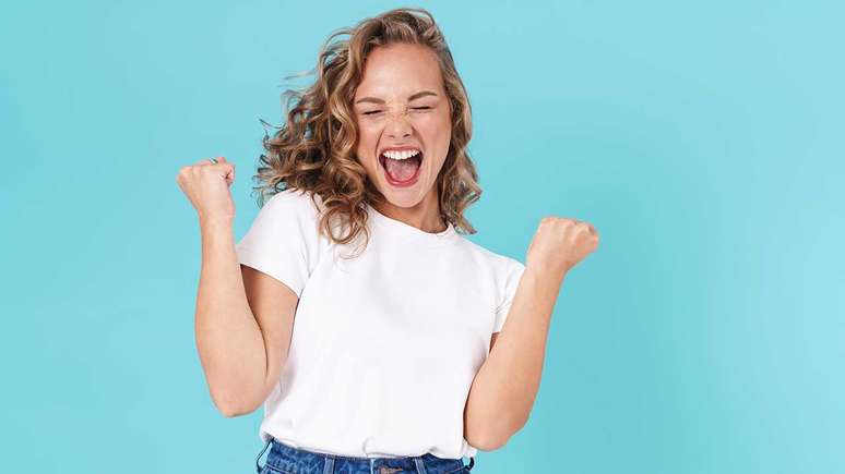 Vai passar o dia dos namorados solteira? Você também pode aproveitar as energias do amor