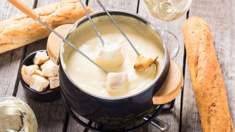 Fondue de queijo clássico – Foto: Shutterstock