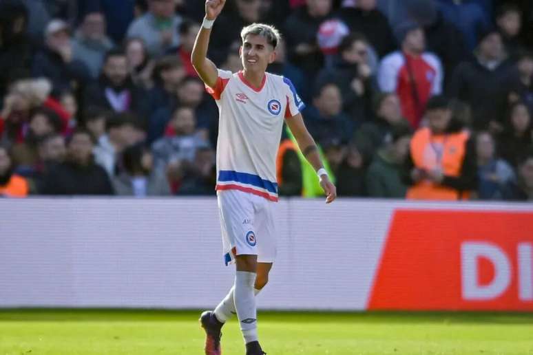 Alan Lescano em a&ccedil;&atilde;o pelo Argentinos Juniors