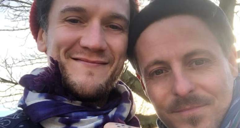  Fiongal Greenlaw-Meek e o marido, Jamie: casal cuidava de empresa de bem-estar espiritual