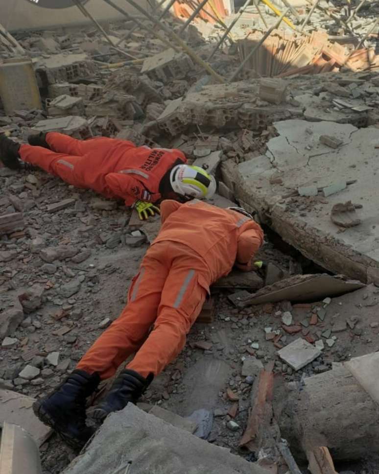 Bombeiros resgataram v&iacute;timas de desabamento 