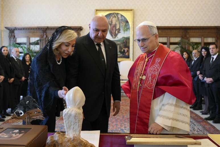 Papa Leão XIV recebe presidente do Líbano no Vaticano
