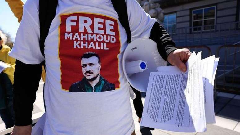 O estudante palestino Mahmoud Khalil foi preso por supostamente participar de protestos em favor da Palestina
