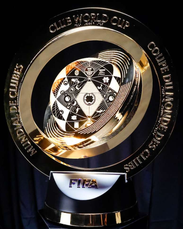 Troféu do novo Mundial de Clubes da Fifa, que começa neste sábado.