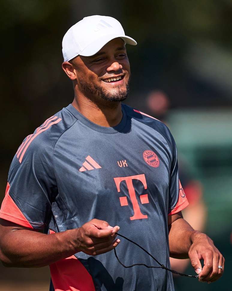Vicent Kompany durante treino do Bayern de Munique 