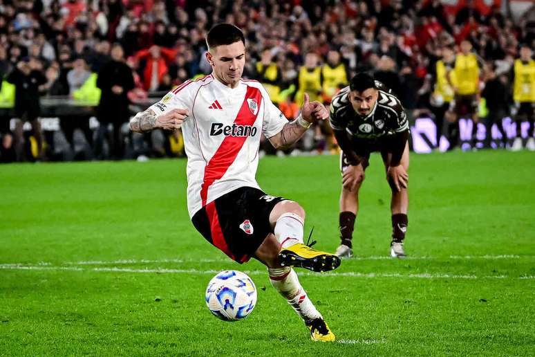 Real Madrid investiu equivalente a quase R$ 290 milhões para tirar Mastantuono do River Plate –
