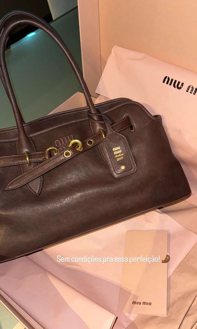 Brunna Gonçavels ganhou bolsa de coro da Miu Miu -