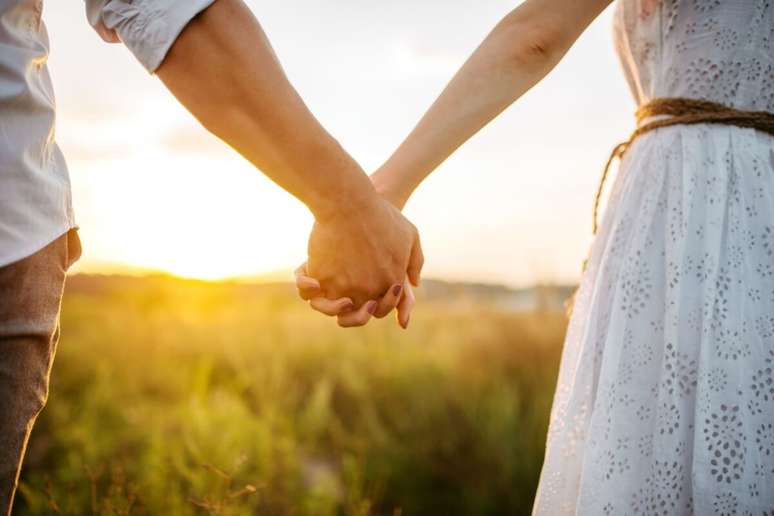 As simpatias para proteger o relacionamento devem ser feitas com fé 